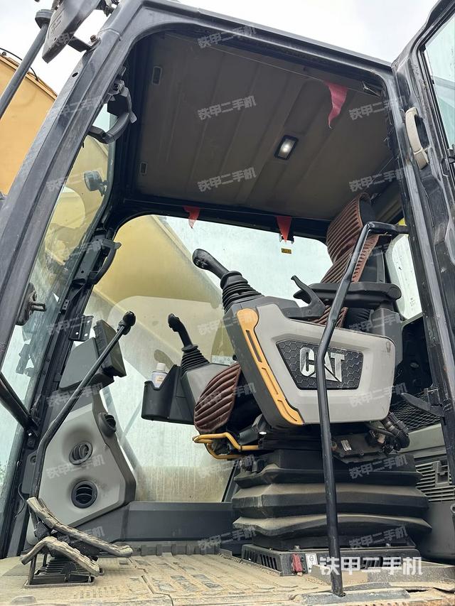 駕駛室整體（整機(jī)外觀）