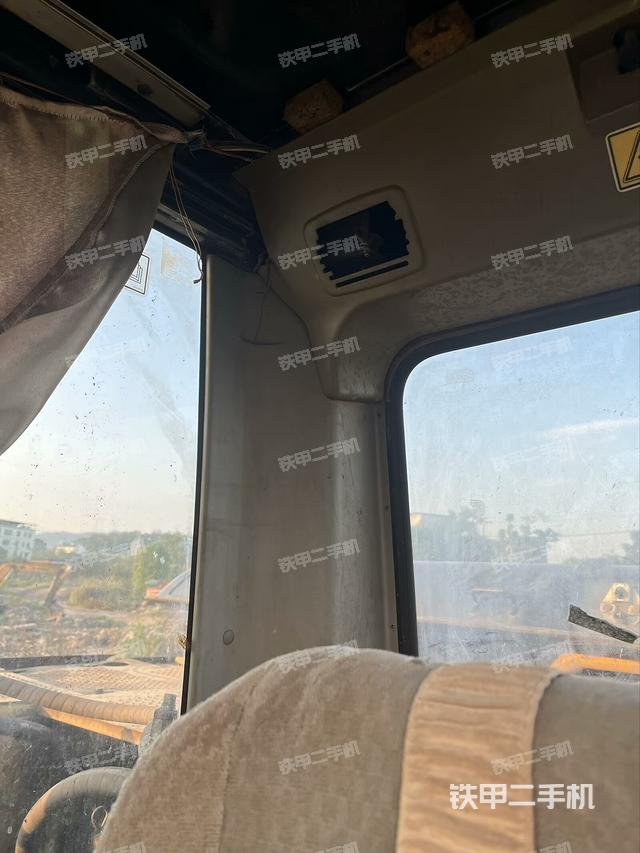 后窗玻璃角標(biāo)（駕駛室部分）