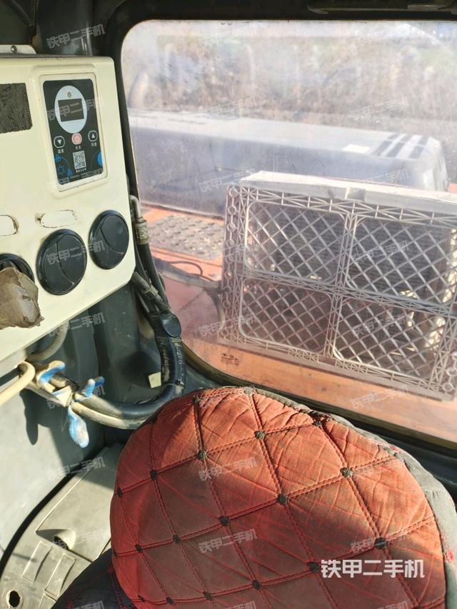 后窗玻璃角標(biāo)(駕駛室部分) 后窗玻璃角標(biāo)(駕駛室部分)