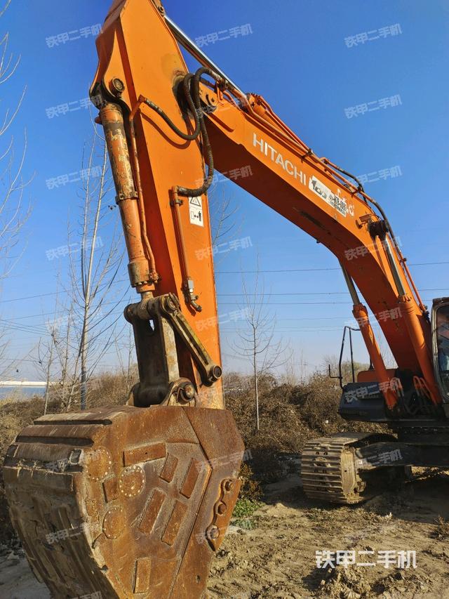 小臂整體左后(工作和回轉(zhuǎn)裝置) 小臂整體左后(工作和回轉(zhuǎn)裝置)