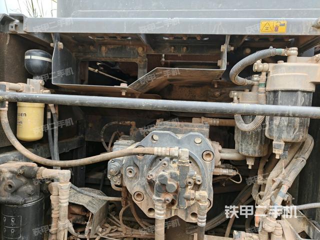 液壓泵斜45?左(大件艙室) 液壓泵斜45?左(大件艙室)
