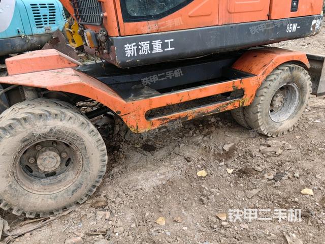 左側(cè)履帶整體?(行走機(jī)構(gòu)) 左側(cè)履帶整體?(行走機(jī)構(gòu))