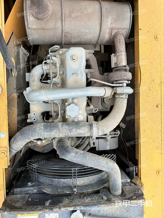 發(fā)動機整體俯視(整機外觀) 發(fā)動機整體俯視(整機外觀)