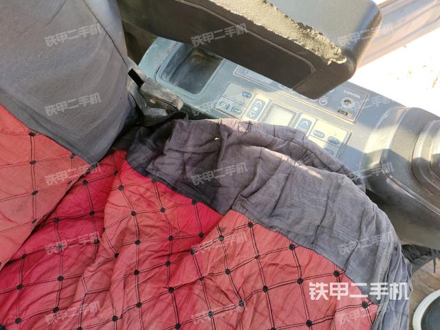 座椅左側(cè)控制臺(tái)/音響/含左手柄（駕駛室部分）