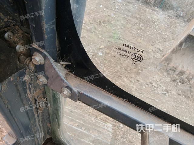 右側(cè)玻璃角標(biāo)（駕駛室部分）