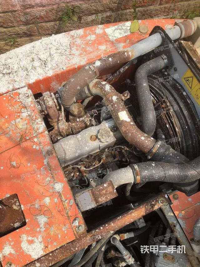 散熱器正面(大件艙室) 散熱器正面(大件艙室)