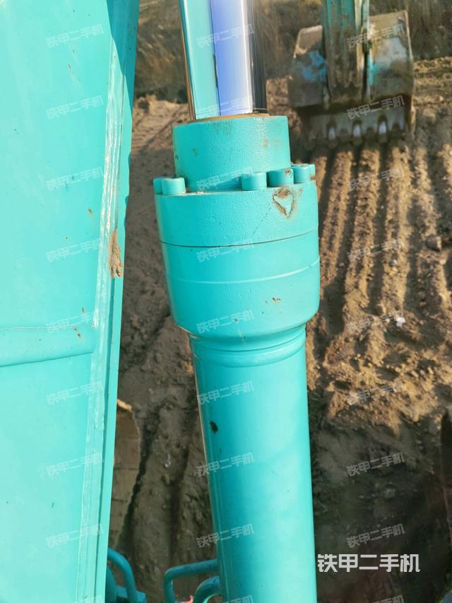 大臂油缸整體?豎拍(工作和回轉裝置) 大臂油缸整體?豎拍(工作和回轉裝置)