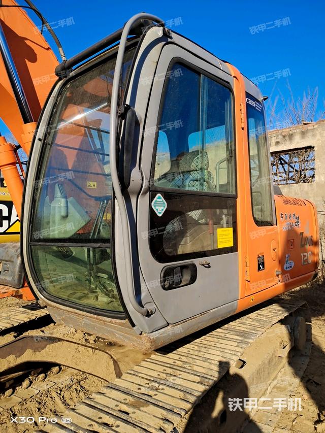 駕駛室整體（整機外觀）