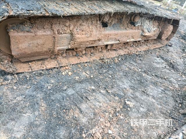 右側(cè)履帶整體（行走機(jī)構(gòu)）