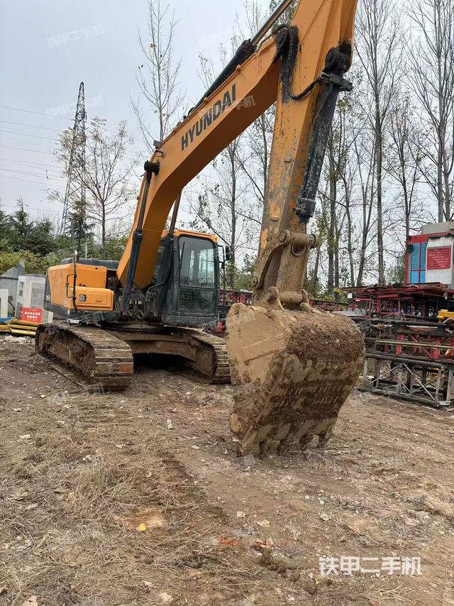 駕駛室頂部（整機外觀）