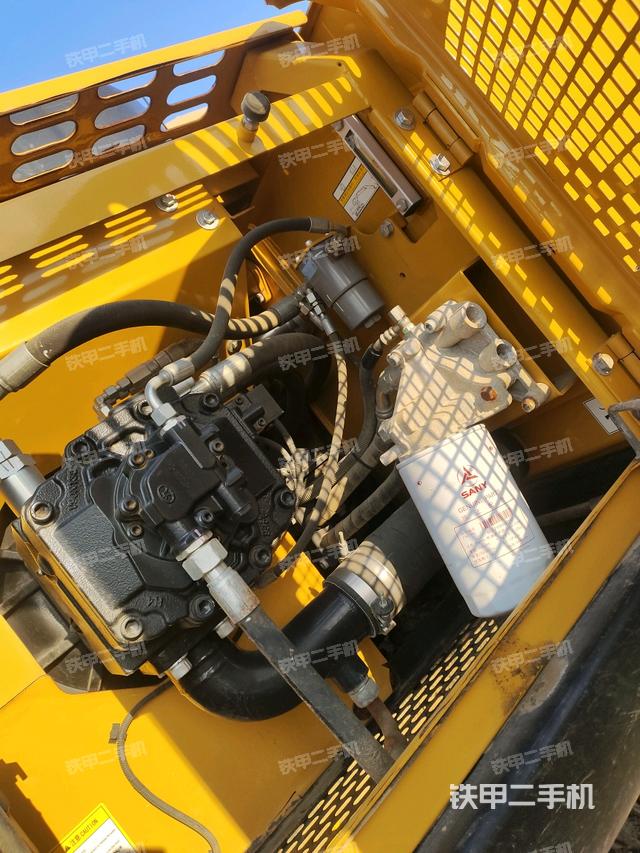 液壓泵斜45?左（大件艙室）