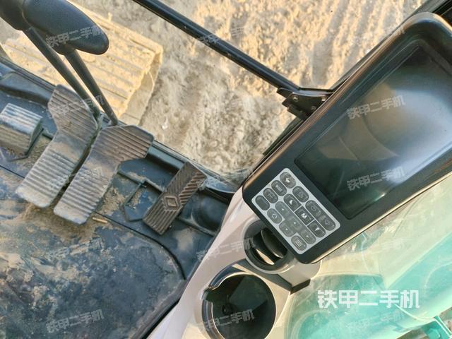顯示屏?(駕駛室部分) 顯示屏?(駕駛室部分)