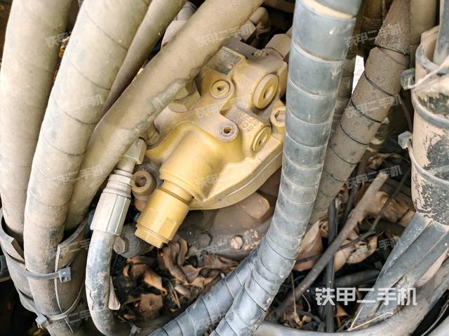 回轉(zhuǎn)馬達(dá)（上車部件）