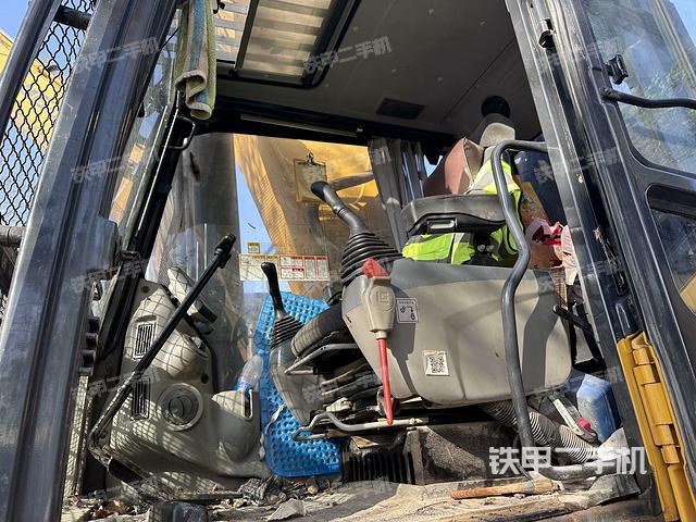 駕駛室整體（整機(jī)外觀）