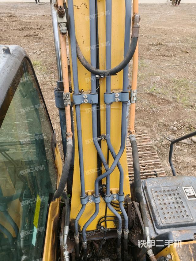 大臂背部俯視（工作和回轉(zhuǎn)裝置）