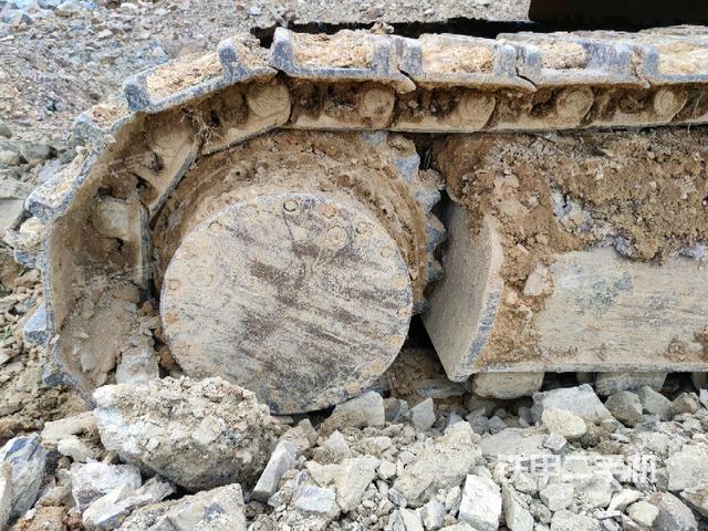 右驅(qū)動(dòng)輪（行走機(jī)構(gòu)）