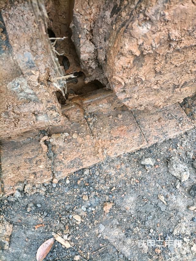 右驅(qū)動(dòng)輪（行走機(jī)構(gòu)）