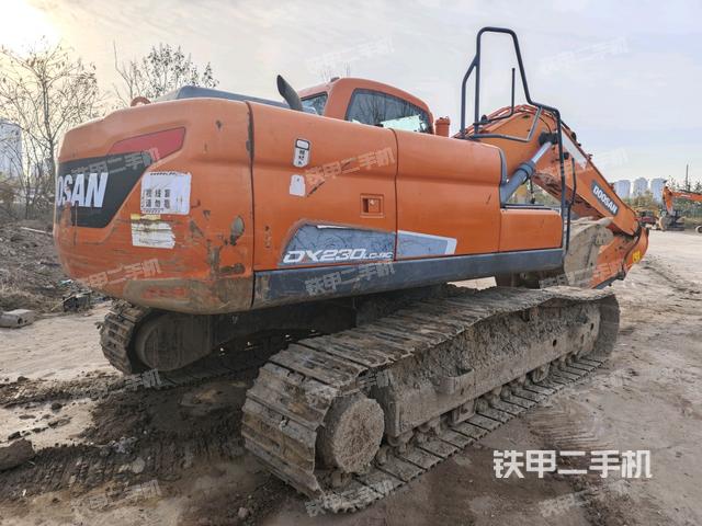 整機(jī)右后45°(整機(jī)外觀) 整機(jī)右后45°(整機(jī)外觀)