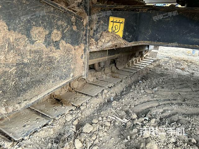 右側(cè)履帶整體?（行走機(jī)構(gòu)）