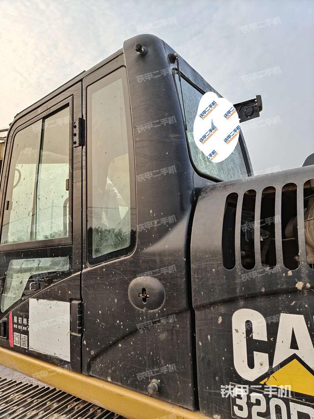 座椅左側(cè)控制臺(tái)/音響/含左手柄（駕駛室部分）