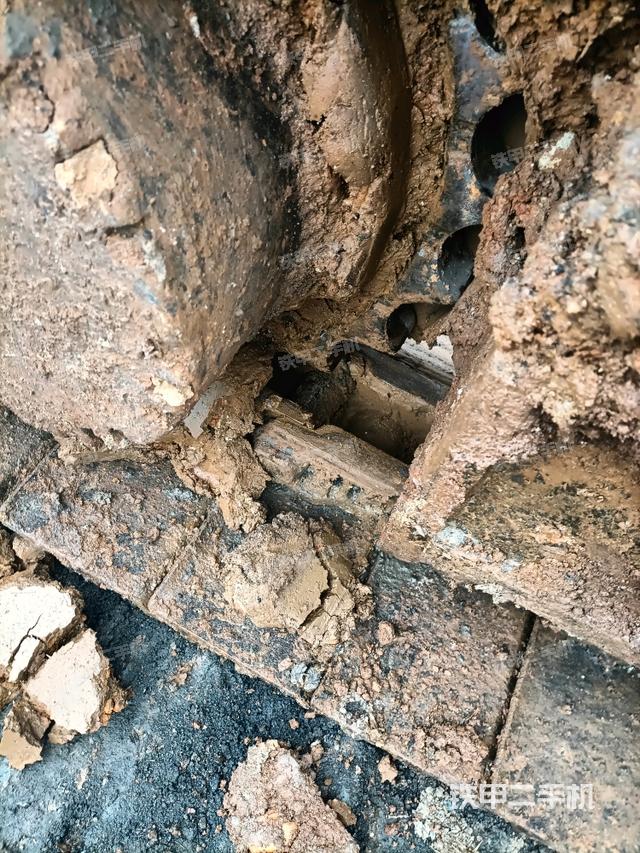 左驅(qū)動(dòng)輪（行走機(jī)構(gòu)）