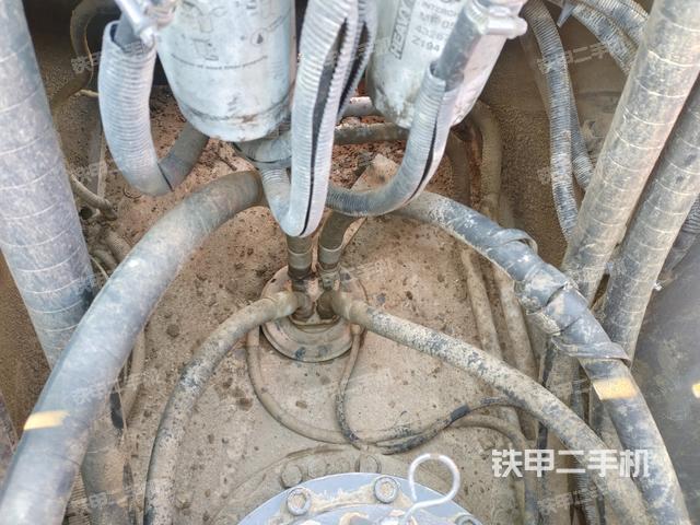 中央回轉(zhuǎn)接頭特寫(上車部件) 中央回轉(zhuǎn)接頭特寫(上車部件)