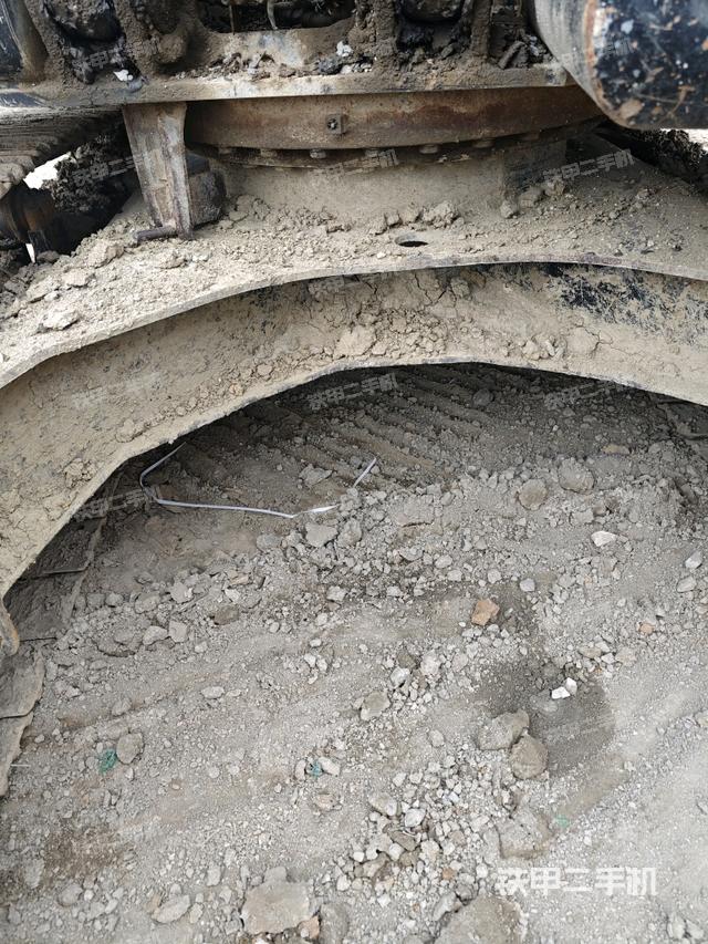 轉盤和下車架正前(工作和回轉裝置) 轉盤和下車架正前(工作和回轉裝置)