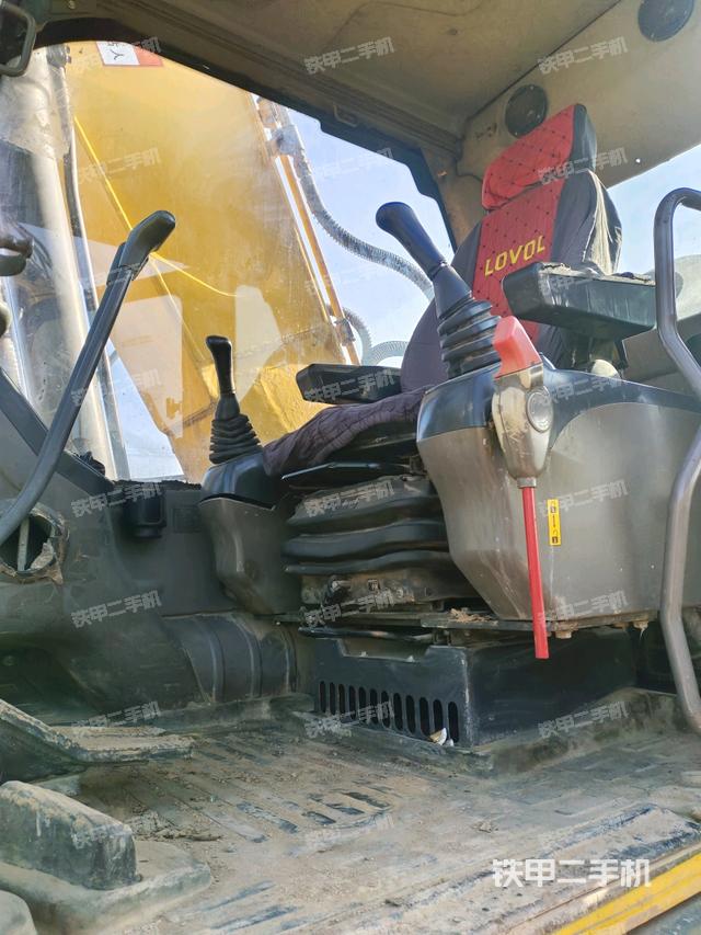 駕駛室正側(cè)（駕駛室部分）