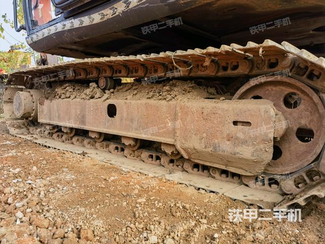 右側(cè)履帶整體?（行走機(jī)構(gòu)）