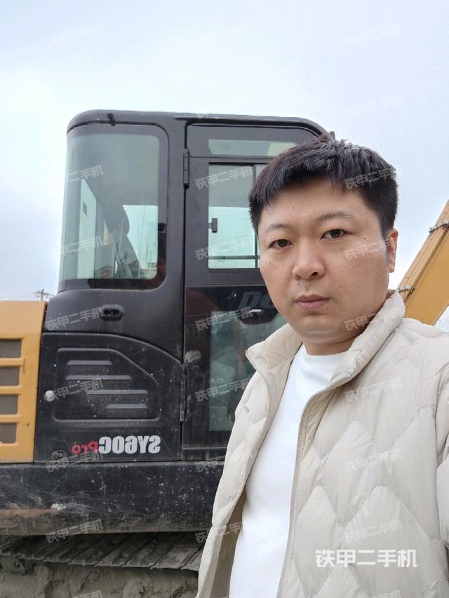 三一重工SY55C挖掘机的设备实拍-第1张实拍照片