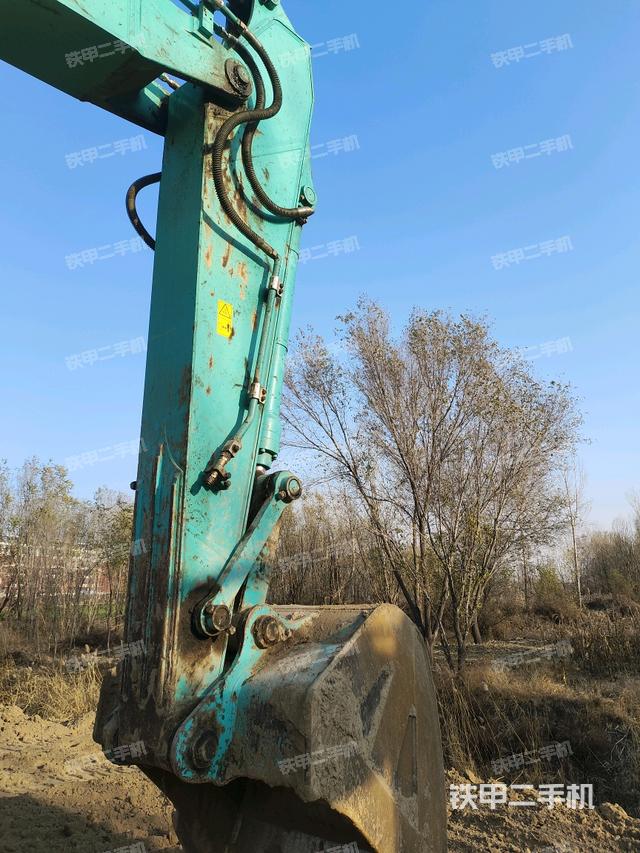 小臂整體左后(工作和回轉裝置) 小臂整體左后(工作和回轉裝置)
