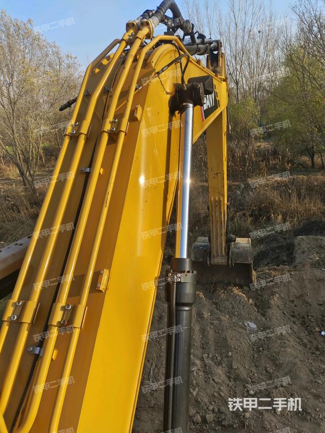 大臂背部俯視（工作和回轉裝置）