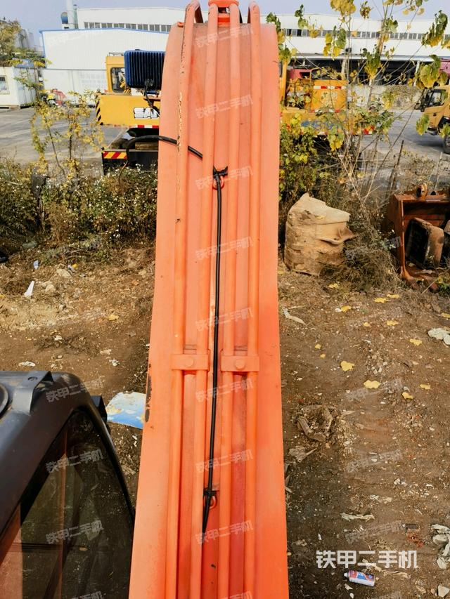 大臂背部俯視（工作和回轉(zhuǎn)裝置）