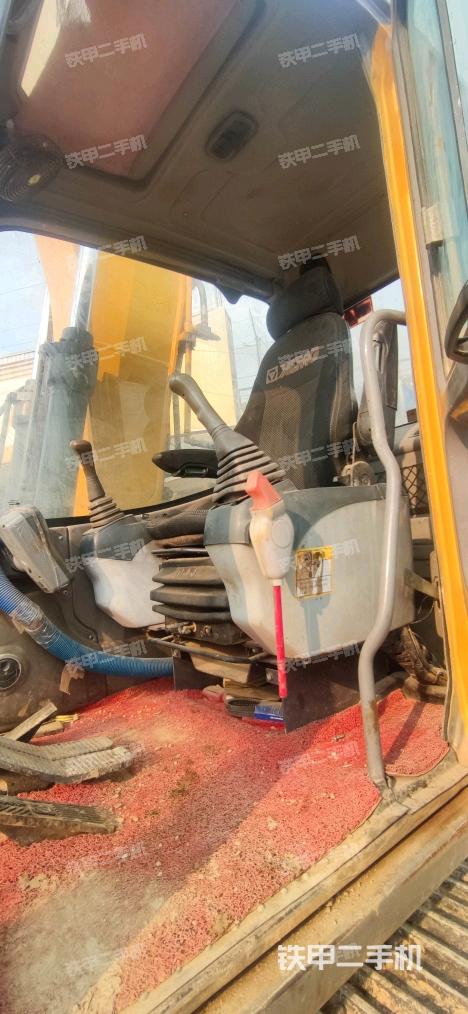 駕駛室整體（整機(jī)外觀）