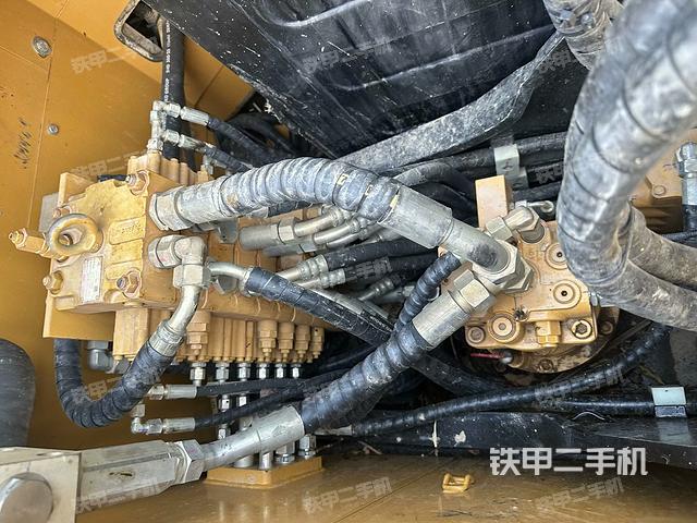 回轉(zhuǎn)馬達(dá)（上車部件）