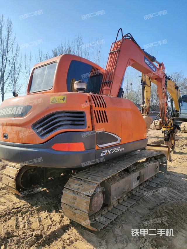 整機右后45°(整機外觀) 整機右后45°(整機外觀)