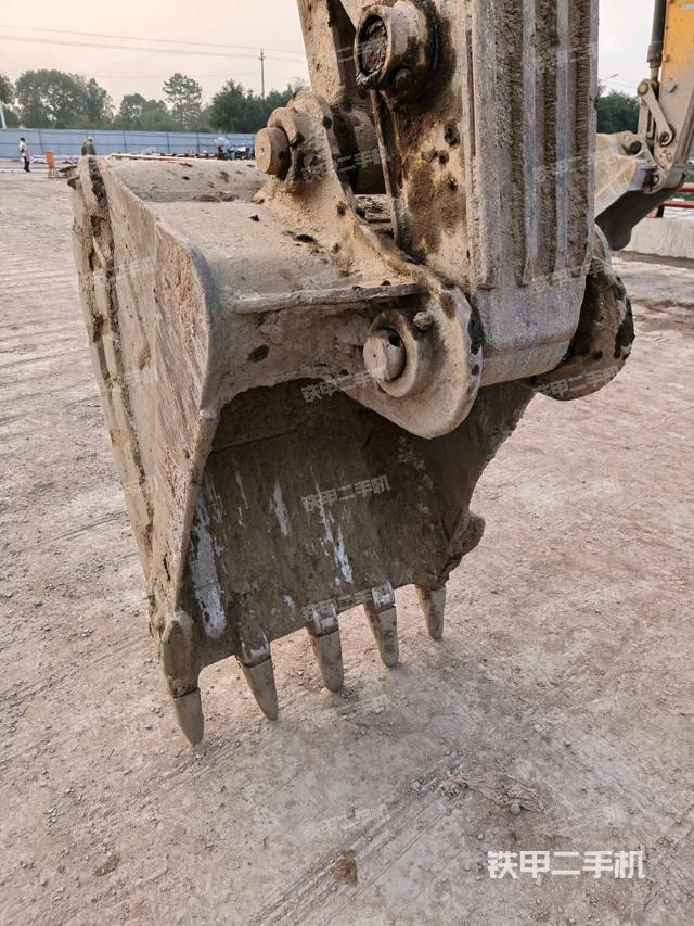 小臂整體左后（工作和回轉(zhuǎn)裝置）