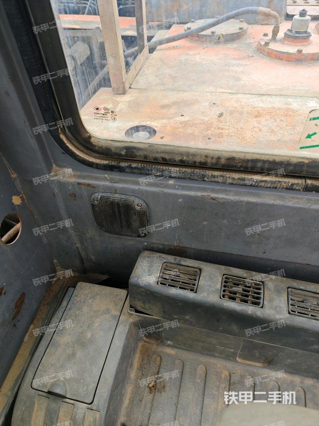 后窗玻璃角標(biāo)(駕駛室部分) 后窗玻璃角標(biāo)(駕駛室部分)