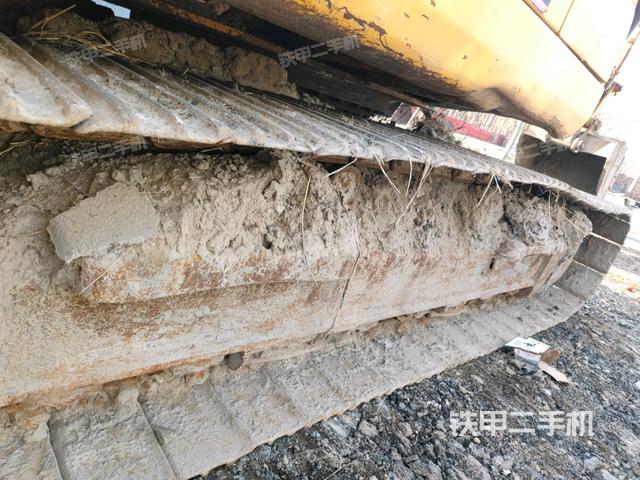 右侧履带整体(行走机构) 右侧履带整体(行走机构)