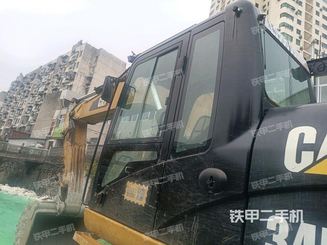 駕駛室左后45度（駕駛室部分）