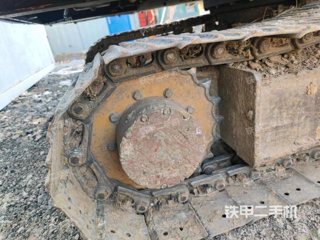 右驱动轮（行走机构）