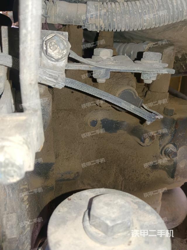 液壓泵艙室正面整體(整機(jī)外觀) 液壓泵艙室正面整體(整機(jī)外觀)
