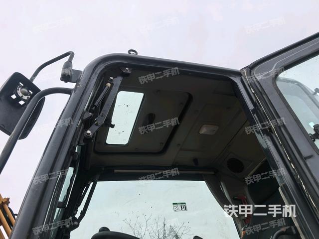 頂棚整體(駕駛室部分) 頂棚整體(駕駛室部分)