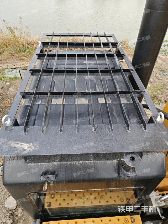 駕駛室頂部俯視（上車部件）