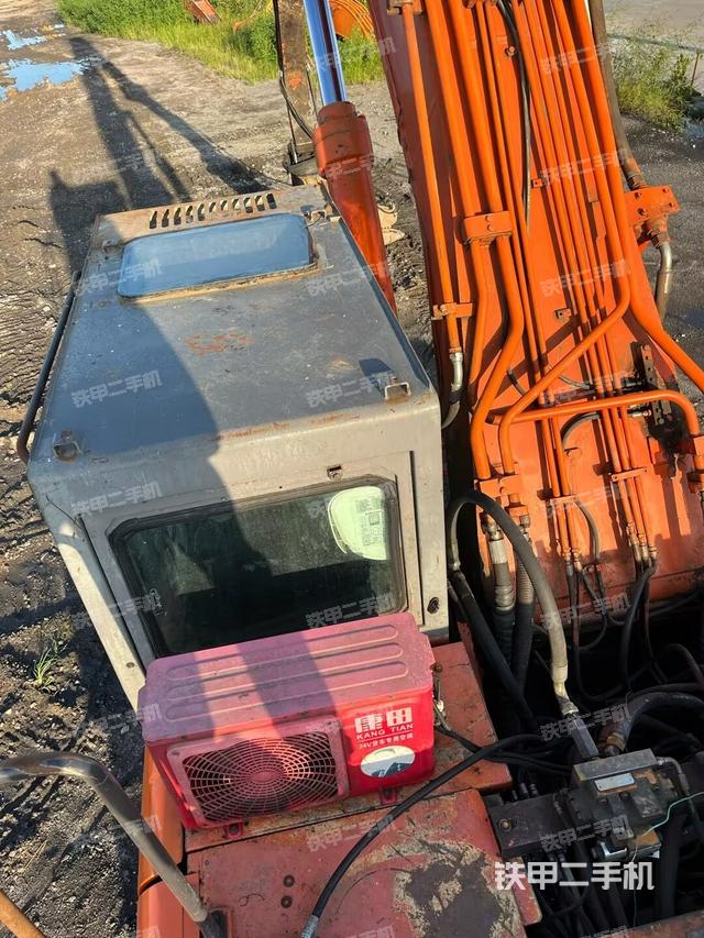 駕駛室頂部俯視(上車部件) 駕駛室頂部俯視(上車部件)