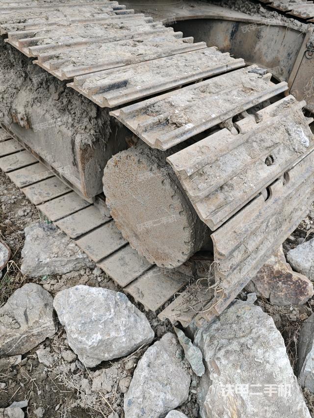 左驅(qū)動輪（行走機(jī)構(gòu)）