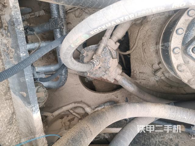 中央回轉接頭特寫(上車部件) 中央回轉接頭特寫(上車部件)