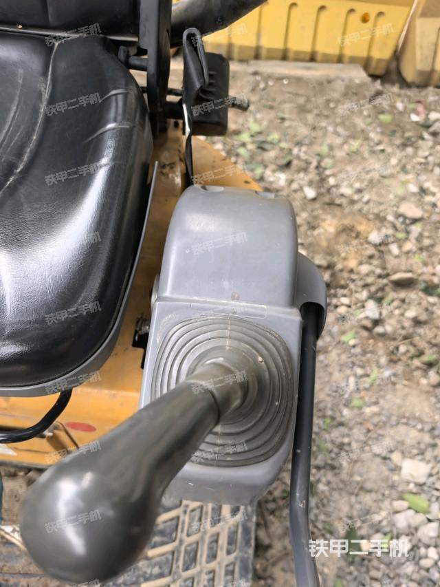 座椅左側控制臺/音響/含左手柄（駕駛室部分）