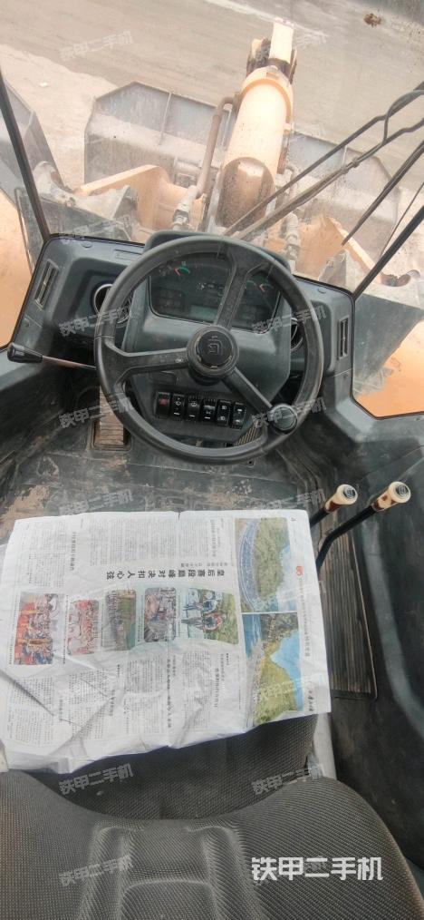 駕駛室正側(cè)（駕駛室部分）