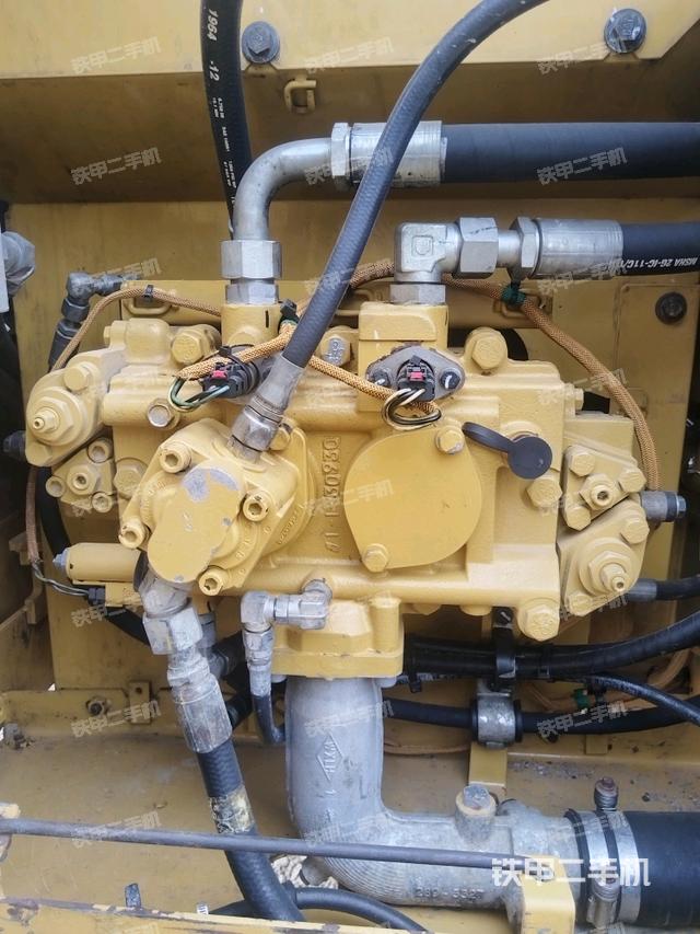 液壓泵斜45?左（大件艙室）